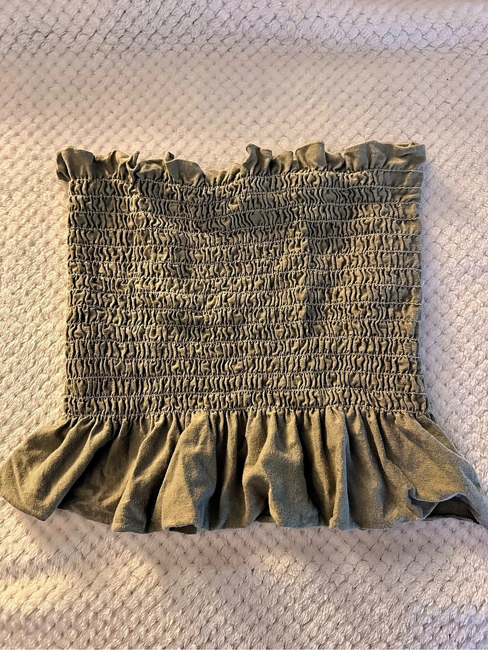 Truly Madly Deeply Smocked Crop Top in Green Size XS Like New